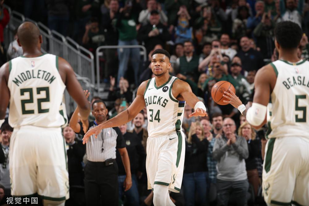 双重作用下 双重作用下