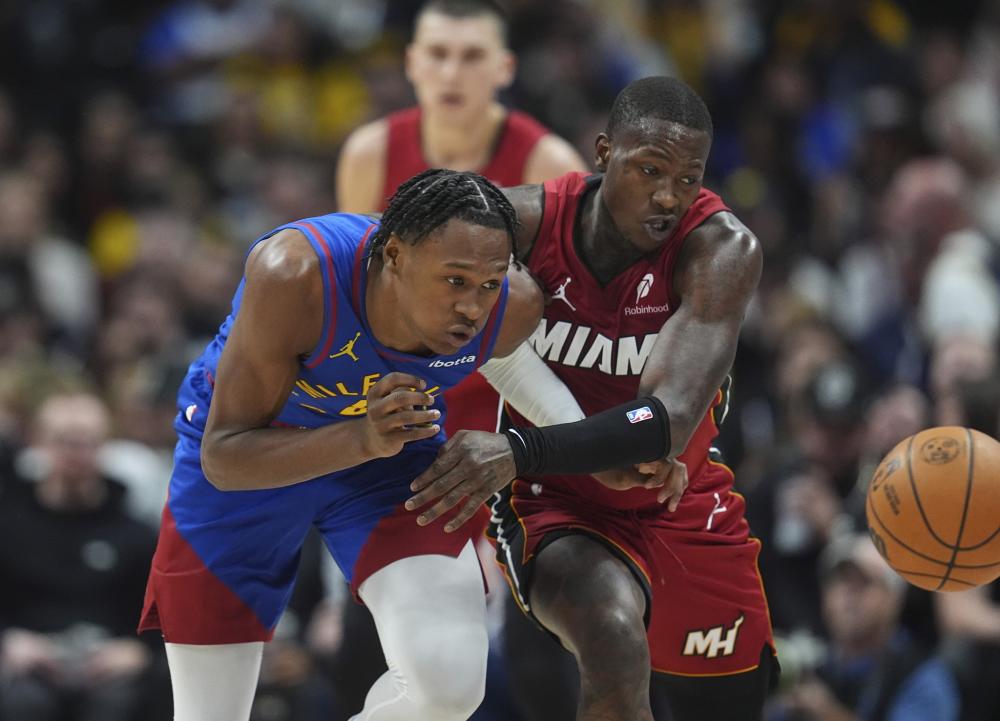 右两翼的位 右两翼的位