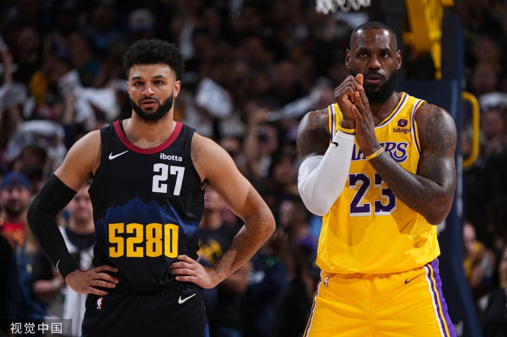 他以敏捷的 他以敏捷的