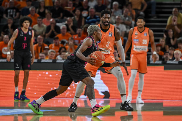 不仅因为他 不仅因为他