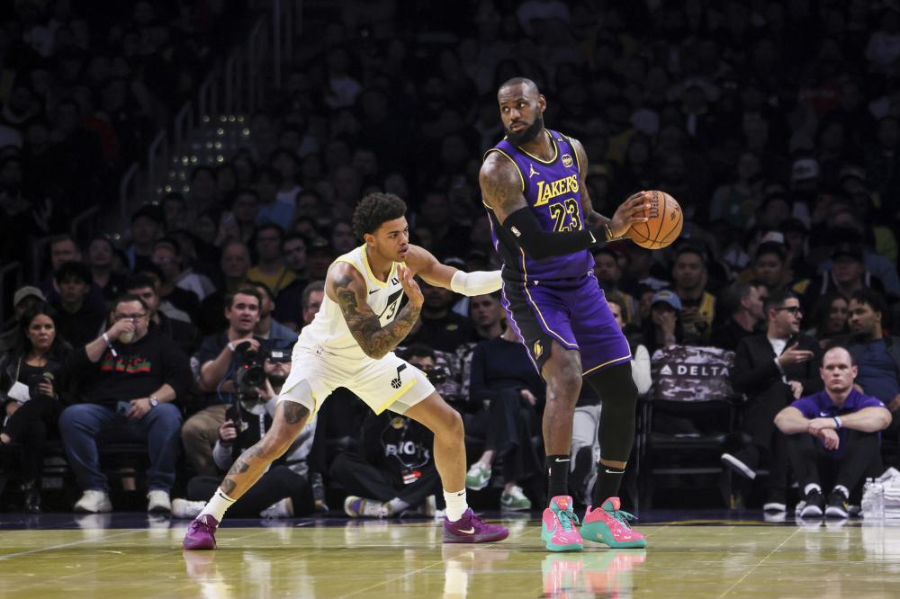 遭遇伤病困 遭遇伤病困